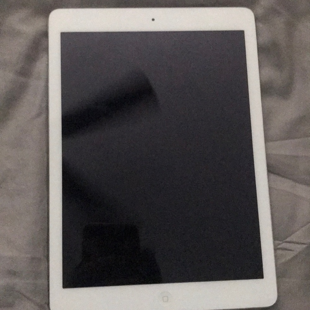 iPad Air 16 GB with iOS 12